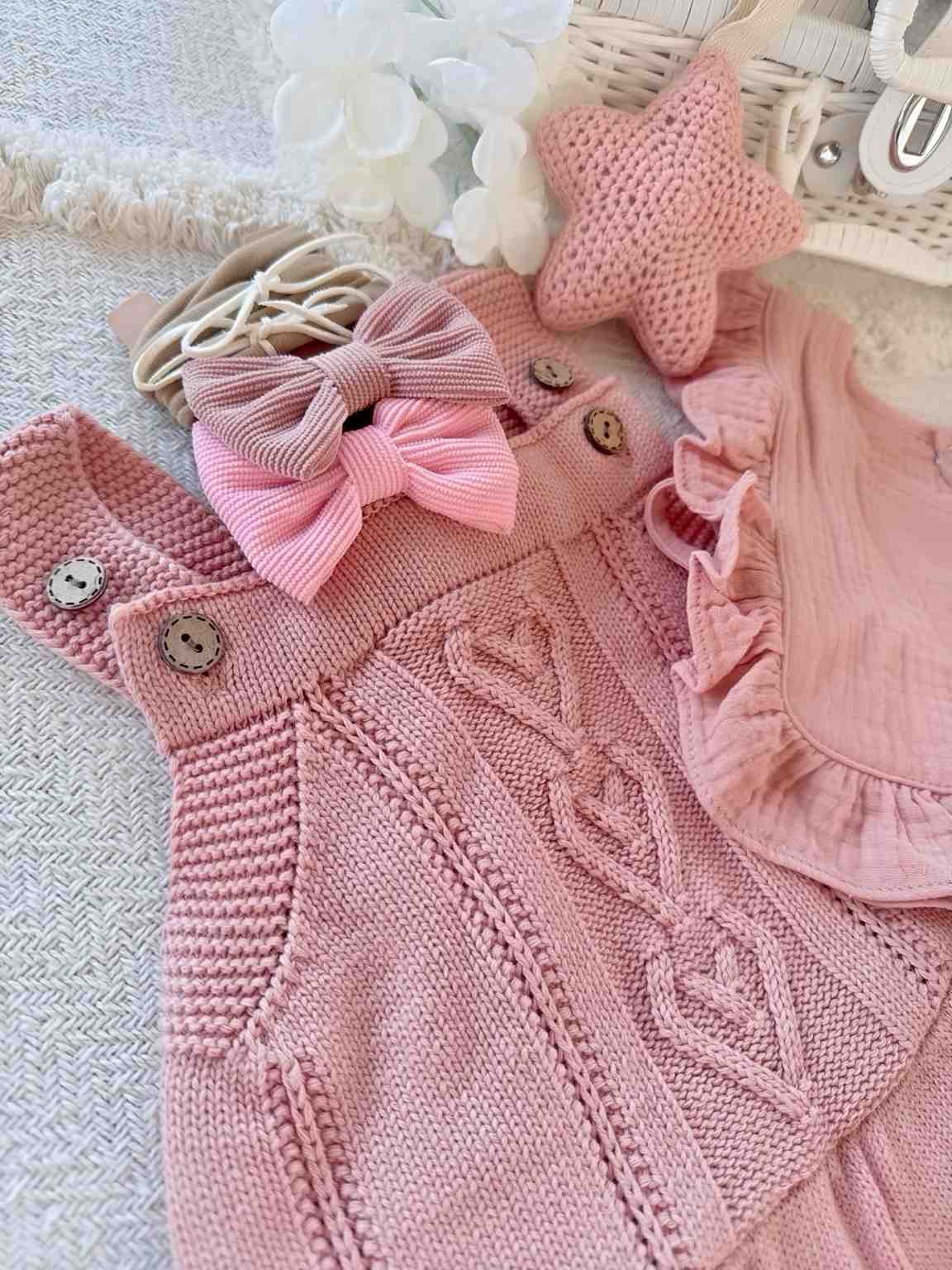 Babygeschenkset in einem eleganten Koffer – „Blush Knit“
