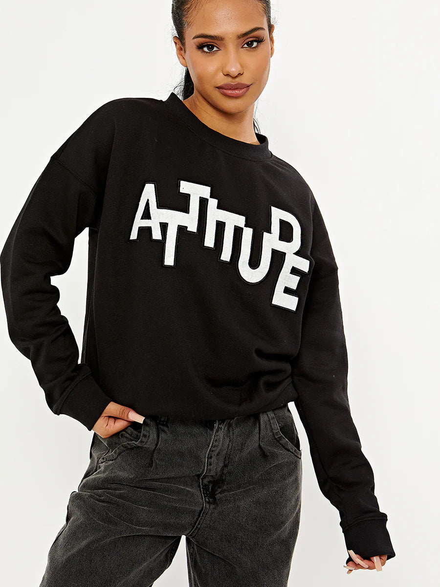 Pulover s natpisom Attitude