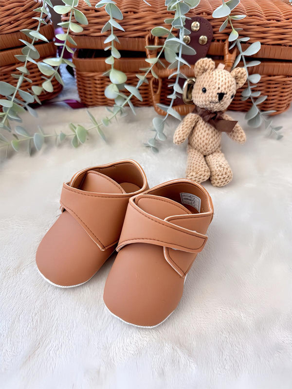 Elegant shoes for baby boys