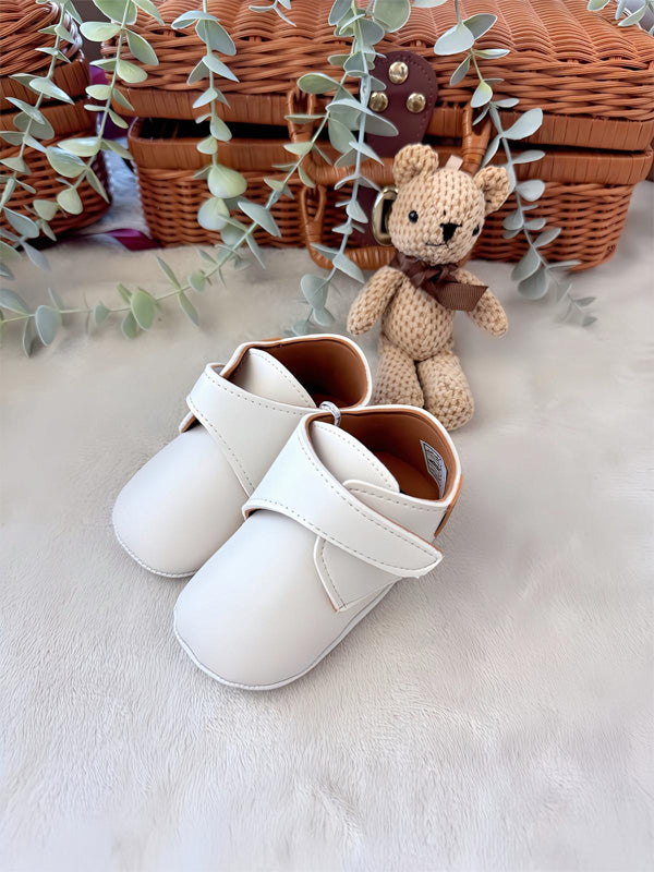 Elegant shoes for baby boys