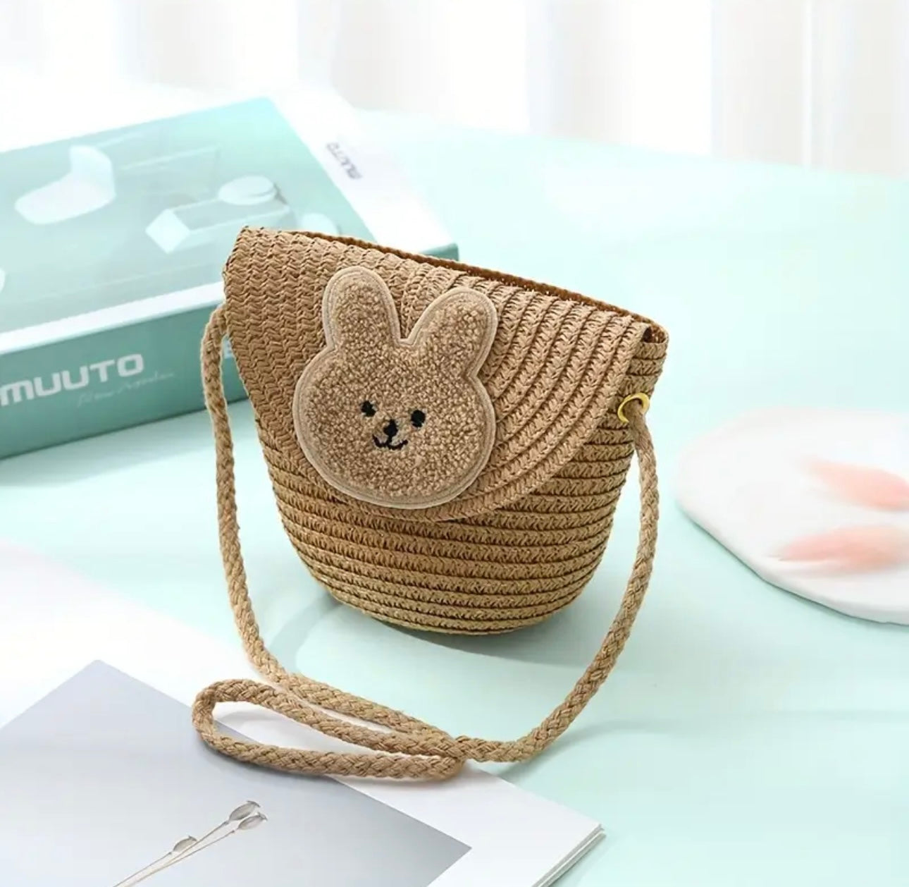 Gestrickte Kinder-Strandtasche mit Hasenmotiv