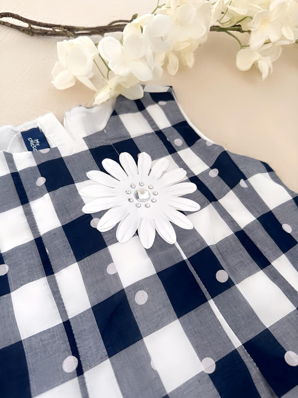 Chicco Kinderkleid aus 100% Baumwolle – eine elegante und luftige Wahl für den Sommer