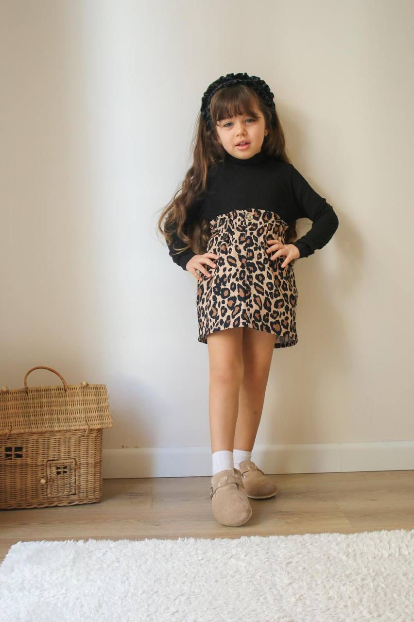 Kinderset - schwarzer Rollkragenpullover und Leopardenrock