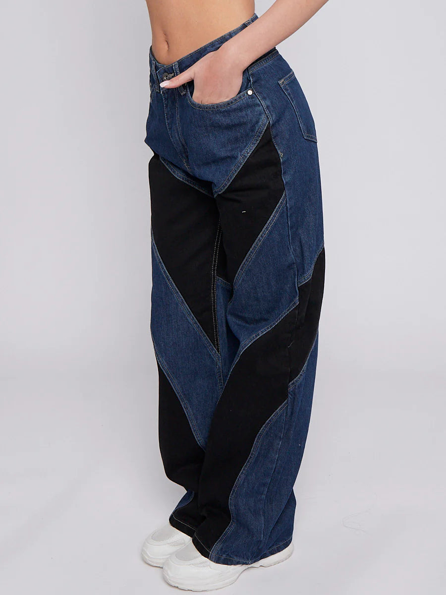 Zweifarbige Jeans mit weitem Bein