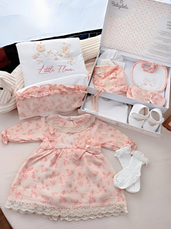 Romantic gift set for a newborn – "First Moments"