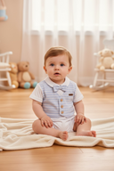 Chicco Kurzarm-Overall – „Kleiner Gentleman“