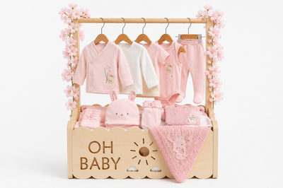 Premium Baby Shower Poklon Set (10 kom) u Drvenoj “OH BABY” Kutiji