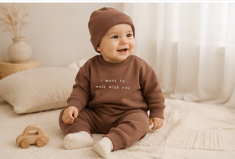 VAUVA children's tracksuit made of organic cotton - Pants, T-shirt and cap