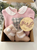 Chicco Baby Elegance – Poklon Set s Haljinicom i Gležnjačama