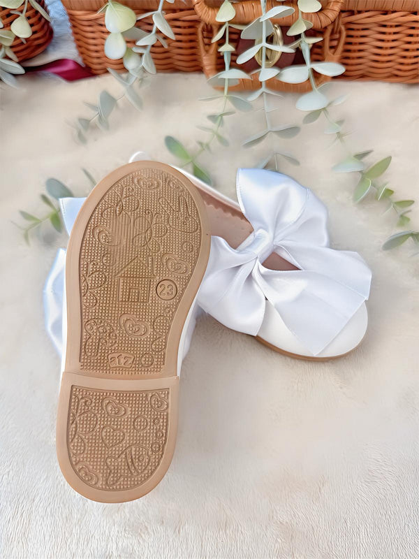 Lackierte Ballerinas für Kinder mit Schleife