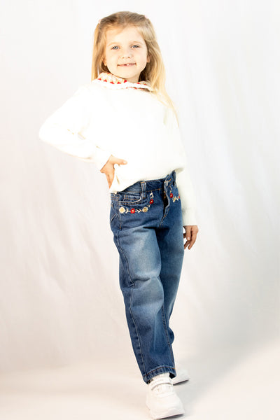Passendes Kinderset - Jeans und Pullover mit gestickten Details