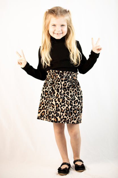 Kinderset - schwarzer Rollkragenpullover und Leopardenrock