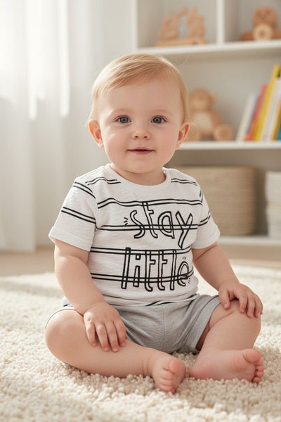 Chicco Set - Kurzarmshirt und Shorts "Stay Little"