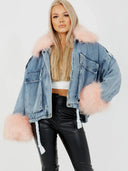 Denim jacket with faux fur – oversized cut 