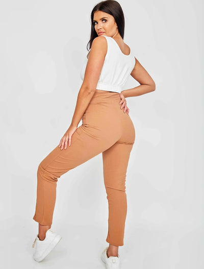 Hose mit hoher Taille und Bügelfalten 