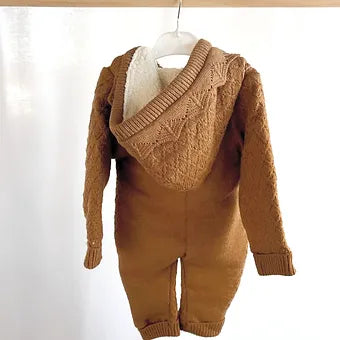 Zimski pleteni kombinezon za bebe s kapuljačom
