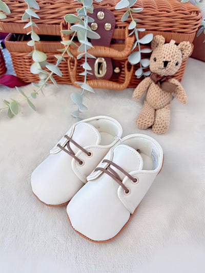 Erste Schritte – Klassische Schuhe für Babys (0-12 Monate)