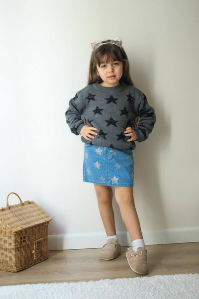 Kinderset - Jeansrock und grauer Pullover mit Sternen