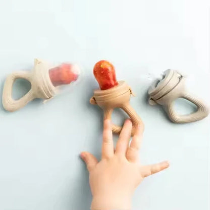 Silicone pacifier for feeding - A safe introduction to new flavors for babies from 6 months!