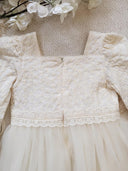 Edles Kinderkleid mit Spitzendetails (2-5 Jahre)