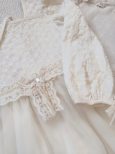Edles Kinderkleid mit Spitzendetails (2-5 Jahre)
