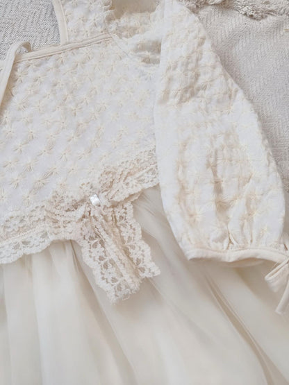 Elegant children's dress with lace details (2-5 years)