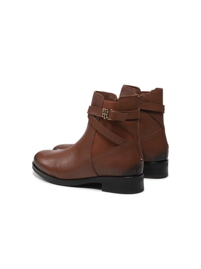 Tommy Hilfiger – Flacher Stiefel mit TH-Hardware am Gürtel