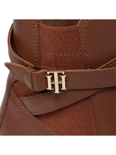 Tommy Hilfiger – Flacher Stiefel mit TH-Hardware am Gürtel