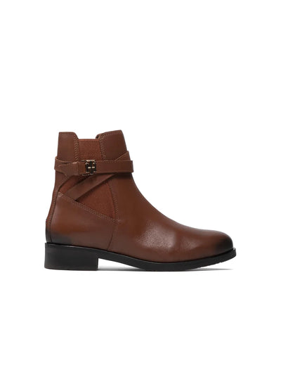 Tommy Hilfiger – Flacher Stiefel mit TH-Hardware am Gürtel