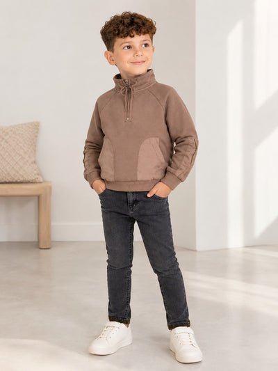 Kinderset - Reißverschlusspullover und schwarze Jeanshose (Größen 92-134)