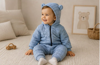 VAUVA Kapuzenoveralls für Babys und Kinder (Größen 3 Monate-2 Jahre)