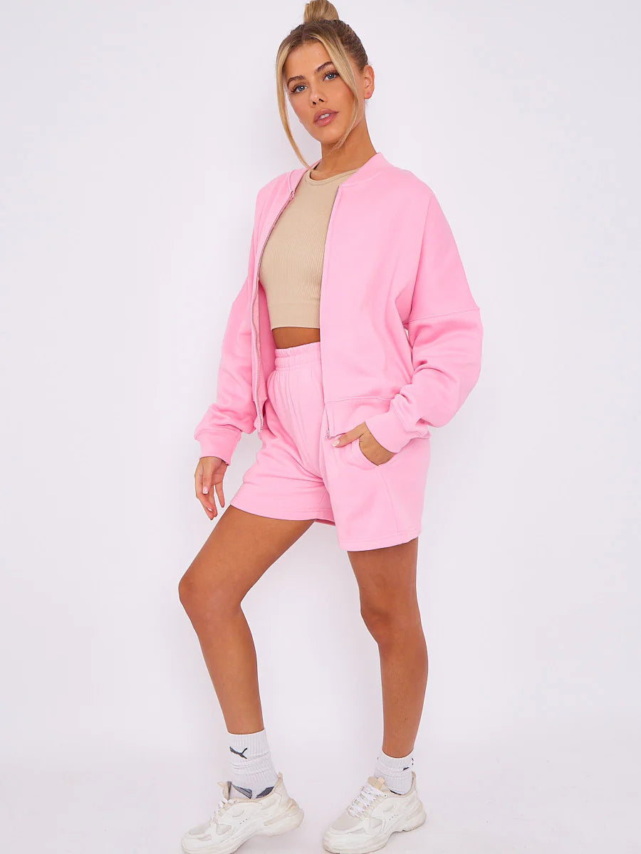 Oversize-Set: Bomber-Hoodie und Shorts